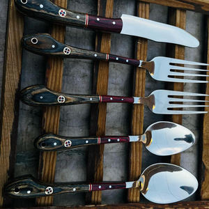Juego de Cubiertos de Acero Inoxidable Hechos a Mano de Alta Calidad, Ecológicos y Sostenibles, Estilo Industrial, Reutilizables, con Mango de Madera para el Hogar - Product Image 6