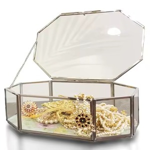 Organizador de Almacenamiento Decorativo para el Hogar, Joyero de Vidrio, Joyero Grande Hecho a Mano con Diseño Tallado a Mano - Product Image 2