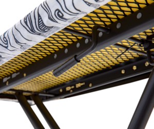 Tabla de planchar plegable de acero Angelo para uso doméstico - Product Image 3