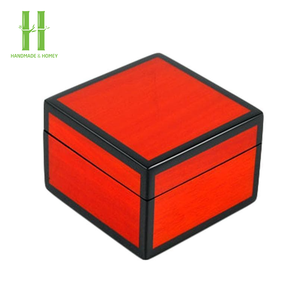 Hot Seller Laque Boîte Bijoux et Stockage OEM Conception Personnalisée À La Main au Vietnam Usine À La Main Meilleur Prix - Product Image 1