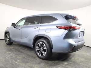 Offre promotionnelle Voiture d'occasion SUV faible kilométrage 2022 Toyota Highlander XLE RHD - Product Image 2