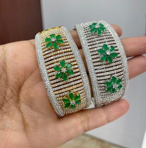 Bracelet à breloques en zircon de qualité supérieure, finition or et argent impeccable, tendance, pour mariage, fiançailles, collection, soirée, femme - Product Image 1