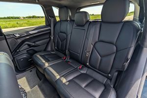 Porsche Cayenne Turbo propre, modèle 2018 - Product Image 3