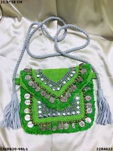 Bolsos con cuentas bohemios Banjara con estilo étnico causal hechos a mano | Bolsos de monedas bohemios Banjara multicolor de yute de diseñador hechos a mano - Product Image 4