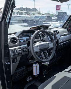 รถอเนกประสงค์ Polaris Ranger Extreme Duty UTV ขับเคลื่อน 4 ล้อ เกียร์อัตโนมัติ เครื่องยนต์เบนซิน 4 จังหวะ ถังน้ำมัน 30-40 ลิตร 250 ซีซีขึ้นไป - Product Image 6