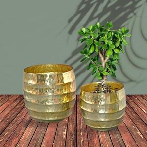 Jardinière en cuivre antique haut de gamme pour espaces intérieurs classiques et poignée en bois forme et taille personnalisées pour une esthétique intérieure classique - Product Image 3
