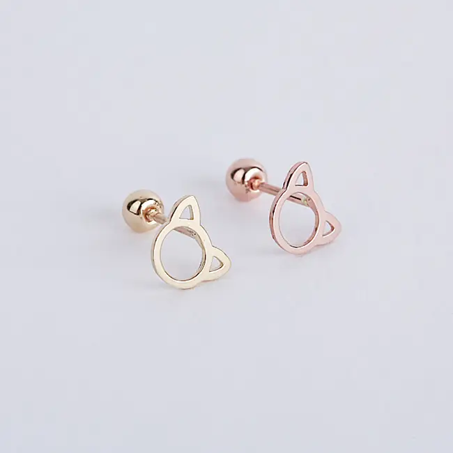 [Artpierce] 14k gold line kitty basic piercing affermandosi come top brand nel settore della gioielleria Made in Korea