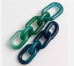 Accents muraux en chaîne acrylique modernes suspendus en résine faite à la main pour la décoration intérieure - Product Image 1