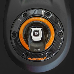 Adesivo Protettivo 3D per Tappo Serbatoio Personalizzato 2024 Compatibile con KTM 1390 Super Duke R - Product Image 1