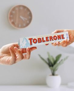Barre de chocolat Toblerone fraîche prête à l'emploi 100g 200g 300g emballage livraison Express dans le monde entier - Product Image 1
