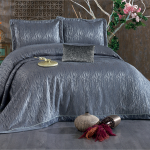 Ensemble de couvre-lit classique de luxe personnalisé Guzide Vivaldi bleu fumé 4 pièces, 100% chenille, tissé rayé, lavable, anti-acariens - Product Image 1