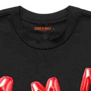 Camiseta gráfica M Balloons para hombres y mujeres, camiseta con estampado de letras de globos rojos, camiseta creativa de algodón negro para ropa de calle - Product Image 3