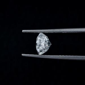 เพชรทรงกลมเจียระไนแบบดอกไม้ ได้รับการรับรองจาก IGI เพชรเพาะเลี้ยง สี E/F ความสะอาด VVS/VS สำหรับเป็นของขวัญวันเกิดและอื่นๆ - Product Image 3