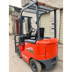 Montacargas Usado con Motor Diésel de 3 Toneladas, para Pisos Interiores, con 1 Año de Garantía, en Venta - Product Image 1