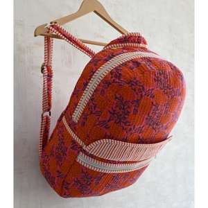 กระเป๋าเป้สะพายหลังขนาดเล็กผ้าฝ้ายน้ำหนักเบา ลายปักสไตล์โบฮีเมียน พิมพ์ลายดอกไม้ด้วยมือแบบอินเดีย มีซิป เหมาะสำหรับตั้งแคมป์ ใช้ในชีวิตประจำวัน ไปเที่ยวชายหาด ท่องเที่ยว และไปโรงเรียน - Product Image 3