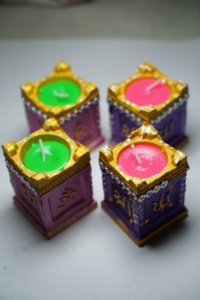 Tulsi Diya แบบดั้งเดิมของอินเดียเติมเต็มบ้านของคุณด้วยวัฒนธรรมอินเดียที่มีเอกลักษณ์และการออกแบบที่สวยงาม - Product Image 4