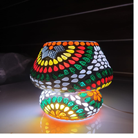 Lampes de table et lampes suspendues en mosaïque de verre cylindrique, fabriquées sur mesure par des artisans pour les magasins de décoration intérieure