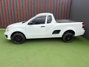 Voiture d'occasion de qualité et abordable, Chevrolet Utility 1.4 2017, conduite à droite - Product Image 5