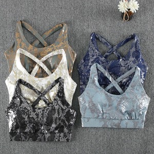 ชุดกีฬาเล่นโยคะสำหรับผู้หญิงชุดออกกำลังกายเล่นฟิตเนสพิมพ์ลายหนังงูสีทอง - Product Image 6