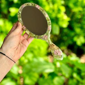 Espejo de Mano de Resina con Acabado Liso y Brillante, Perfecto para Uso Diario, Maquillaje o Fines Decorativos, Agrega un Toque Elegante - Product Image 2