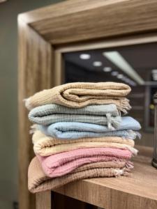 Manta de bebé de enfriamiento de secado rápido antimicrobiana de doble cara de muselina de 4 capas de algodón turco 100% tejida ecológica - Product Image 2