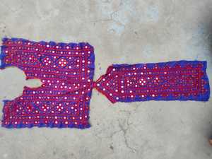 Parches de diseño tribal Bordados florales antiguos, ropa vintage real para diseñadores y artesanías textiles - Product Image 2