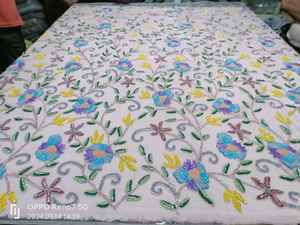 Tissu de haute qualité importé, orné de perles faites à la main, avec des perles lourdes, caractéristique unique pour les robes de soirée élégantes - Product Image 5