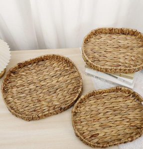 Plateau en jacinthe d'eau tissé à la main Plateau de service rustique écologique et décoratif pour la maison, le café ou l'hôtel - Product Image 4