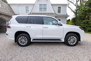 SUV automatique Lesuz G.X 460 2022 avec toit ouvrant, phares, caméra arrière 360°, sièges électriques - Product Image 5