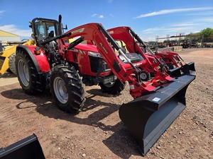 รถแทรกเตอร์ Massey Ferguson 4710 พร้อมชุดตัก FL3522 แบบสกิดสเตียร์ พร้อมจอยสติ๊กแบบถอดเร็ว บุ้งกี๋ขนาด 84 นิ้ว รับประกัน 2 ปี พร้อมชุดป้องกันครบชุด - Product Image 3