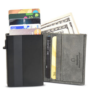 Tarjetero Emergente de Cuero Genuino con Grabado - Product Image 2