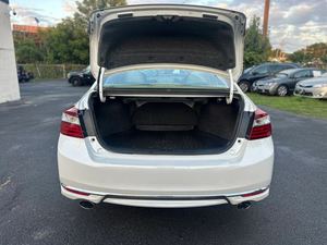 Honda Accord V6 EX-L FWD 2017 Usado, Volante a la Izquierda, con Navegación y Honda Sensing, 50001-75000 Millas, Origen Estadounidense - Product Image 4