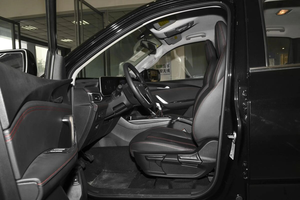 Camionnette électrique pure SAIC Maxus T60 2023, nouvelle, boîte de vitesses manuelle, taille des pneus, sièges en cuir, intérieur foncé, autonomie de 601 à 700 km - Product Image 2