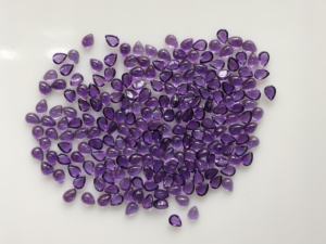 พลอยอะมีทิสต์ธรรมชาติจากแอฟริกา ทรงหยดน้ำ ขนาด 4x3 มม. สำหรับขาย - Product Image 2