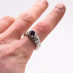 Bague en argent sterling 925 faite à la main, moulée au sable, avec améthyste, branche, unisexe, minimaliste, alliance, fabriquée en Turquie - Product Image 6