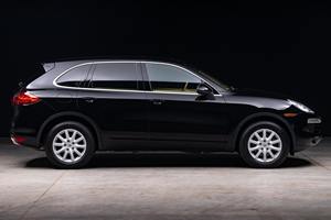 Porsche Cayenne 2011 - Product Image 3