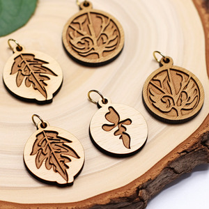 ป้ายไม้ติดโลโก้ทำจากไม้ทาสีด้วยศิลปะพื้นบ้านเป็นมิตรต่อสิ่งแวดล้อมขนาดเล็ก - Product Image 6