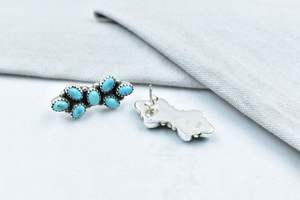 Pendientes de poste de plata esterlina con joyería de piedras preciosas hechas a mano de turquesa Mojave para ella - Product Image 2