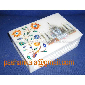 Boîte à bijoux en marbre incrusté faite à la main avec un motif du Taj Mahal - Product Image 1