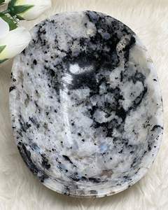 Vente en gros de bol en cristal de pierre de lune arc-en-ciel naturel fait à la main poli sculpté bol en pierre de méditation énergie de guérison - Product Image 6