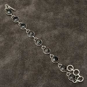 Pulsera de plata con piedras preciosas de tanzanita, joyería hecha a mano de Plata de Ley 925, regalo para ella, regalo para mamá, joyería diaria - Product Image 1