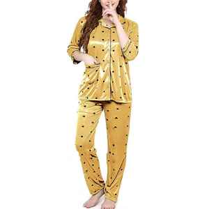 Ensemble de vêtements de nuit deux pièces personnalisés pour femmes fabriqués à la main à partir de tissu mélangé de satin offrant une douceur luxueuse et un style de nuit moderne - Product Image 5