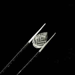 Perles en cristal de quartz naturel transparent en forme de feuille, 14 mm, sculptées à la main, briolette, breloques en forme de feuille - Product Image 2