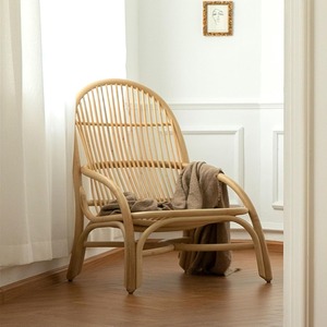 Chaise longue en rotin écologique avec pieds effilés et dossier ouvert, design moderne pour l'ameublement intérieur/extérieur - Product Image 2
