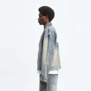 Blouson en jean pour homme-Bleu délavé, silhouette carrée avec délavage à l'acide, effets de blanchiment délavés et coutures décoratives - Product Image 5