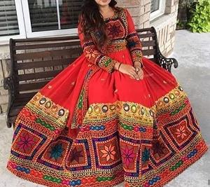 Tradicional afgano hecho a mano Salwar Kameez en blanco Pashtun cultura boda y vestido de compromiso para mujeres - Product Image 3