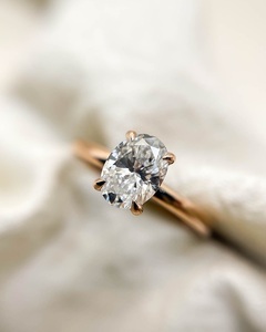 Anillo de compromiso minimalista chapado en oro de 18 quilates de plata de ley con diamante de corte ovalado de 9x7mm | Anillo de aniversario de Boda nupcial solitario - Product Image 3