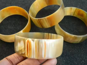 Brazalete de lujo para niñas, joyería de moda, brazalete de cuerno de búfalo de gran tamaño, nuevo estilo, brazalete de cuerno hecho a mano por Artesanías de media luna - Product Image 4