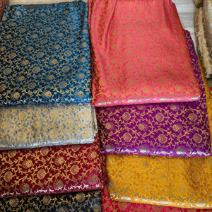 Élégant tissu de brocart jacquard haute densité en soie imprimé motifs floraux Paisley pour robe et tapisserie d'ameublement de vêtements de mode - Product Image 1