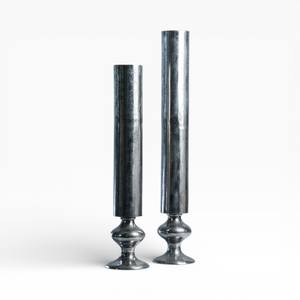 Candelabros Altos Minimalistas de Metal Plateado con Forma Cilíndrica Limpia para Interiores Modernos, Únicos - Product Image 1